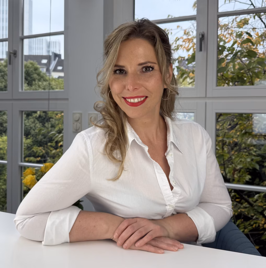 Zeigt Dr. med. Johanna Heinrich in ihrer Sexualmedizinischen Praxis in Düsseldorf